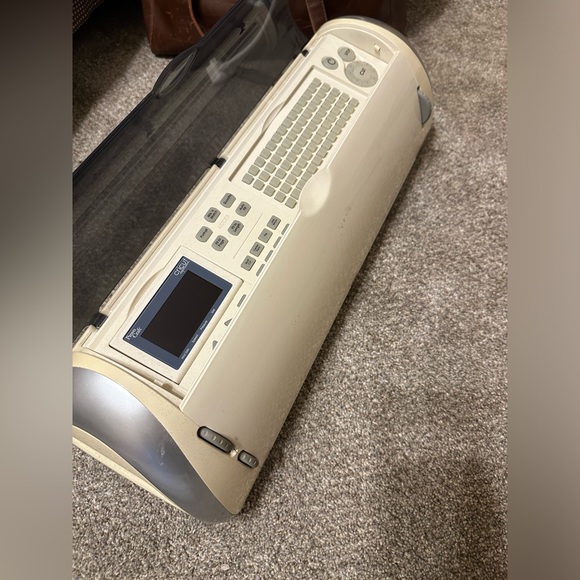 Cricut Expression - Picture 2 of 4